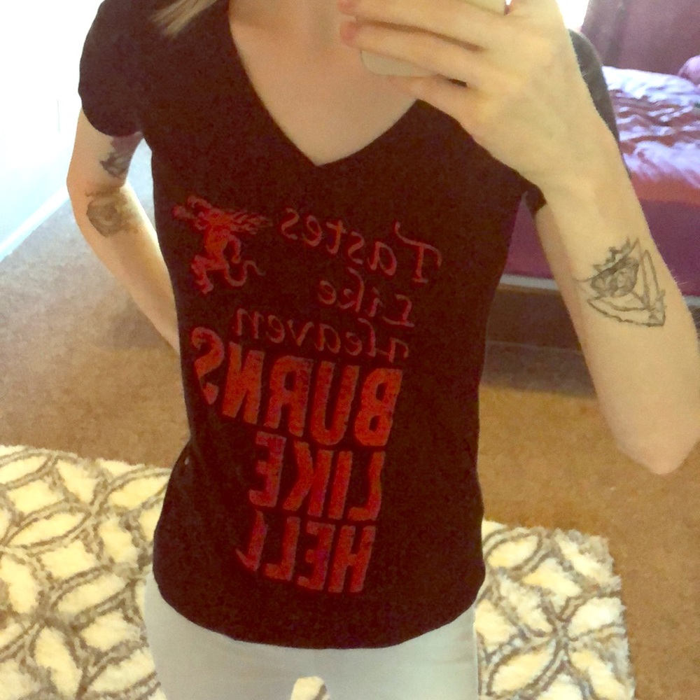 ⚜️Fireball v neck